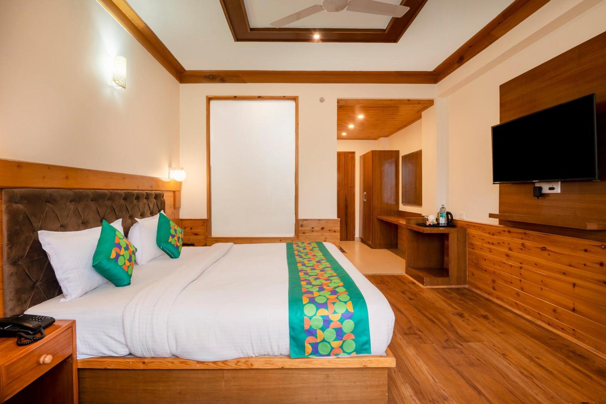 Hotel Treebo Premium Sattva With Mountain View Manāli Exterior foto