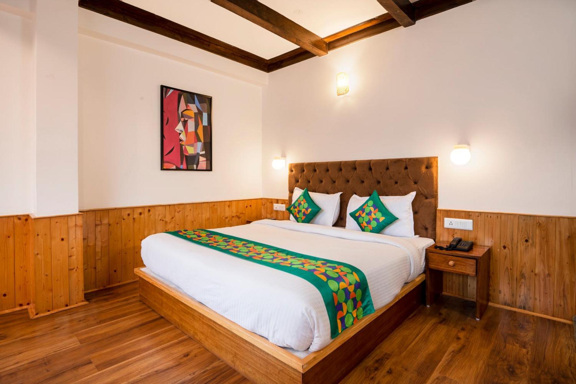 Hotel Treebo Premium Sattva With Mountain View Manāli Exterior foto