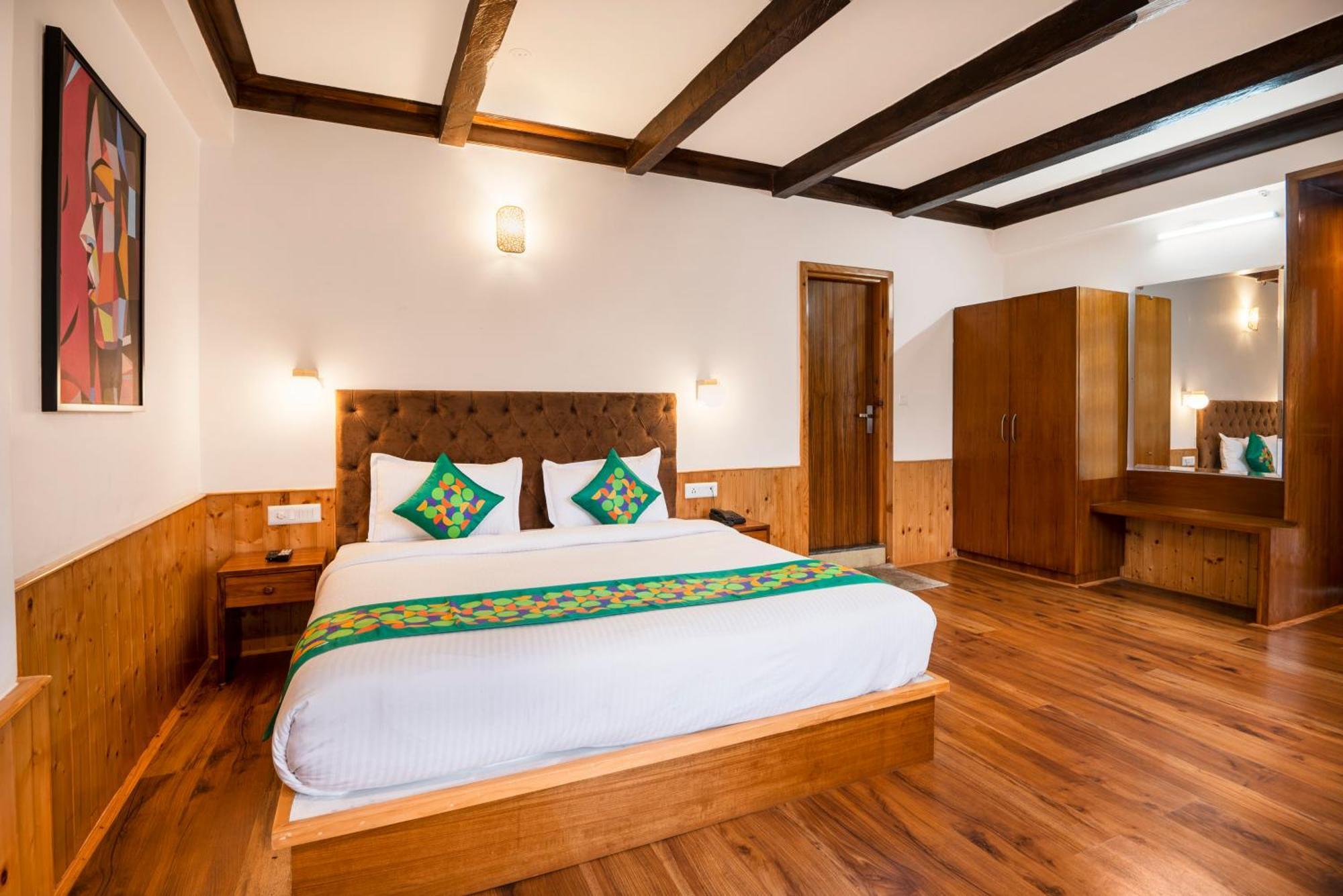 Hotel Treebo Premium Sattva With Mountain View Manāli Exterior foto